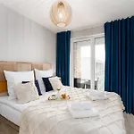West Sky Apartments - Bursztyn - Perłowa Przystań